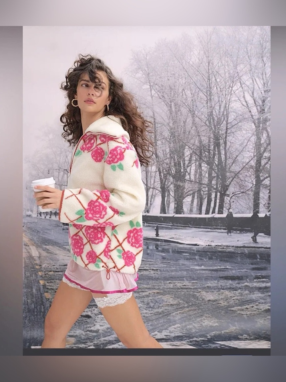FOR LOVE & LEMONS Chihiro Sweater faux shearling Sherpa zipper rose print